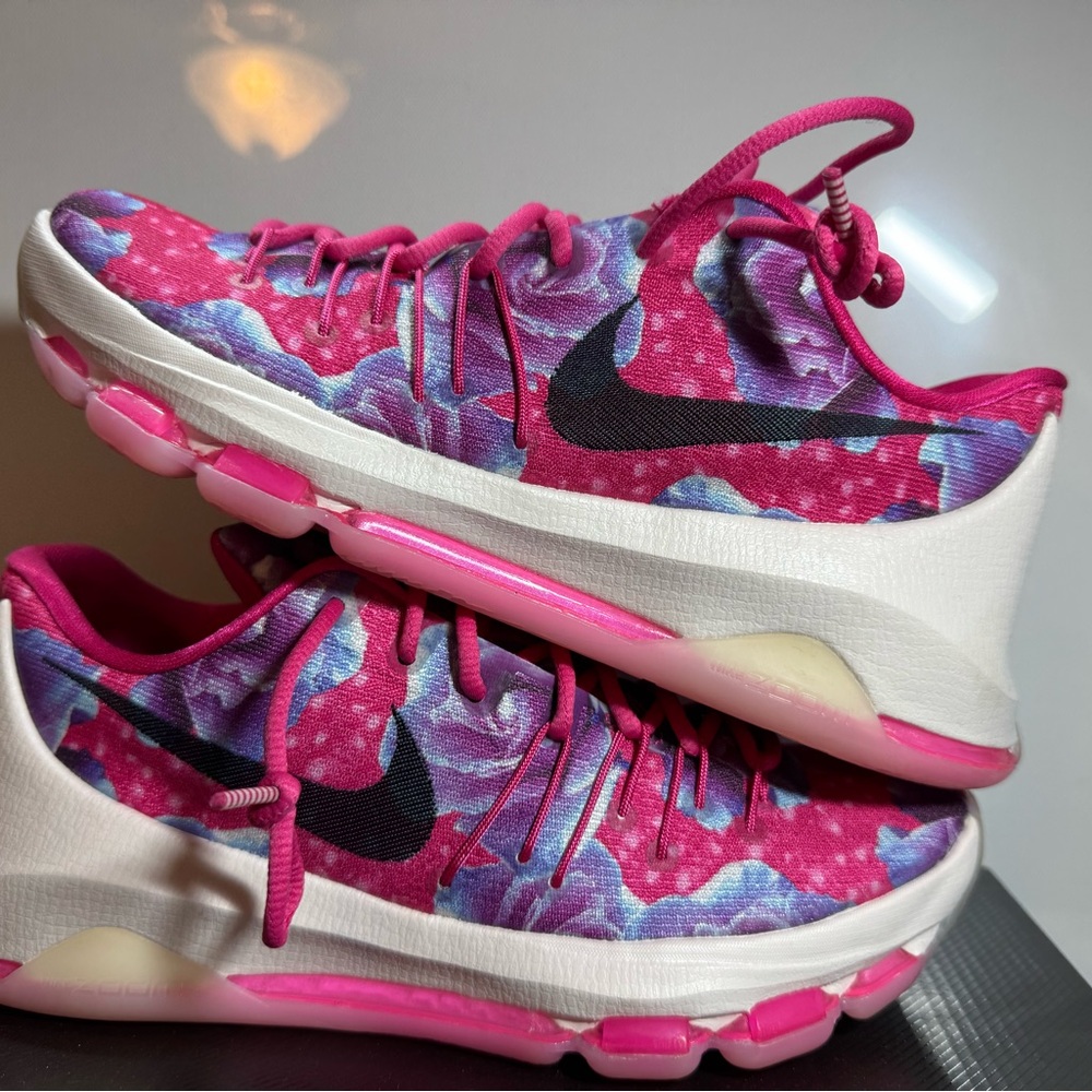 EUC Nike KD 8 Aunt Pearl. Women’s size 9, Men’s size 7.5 Highly Collectible